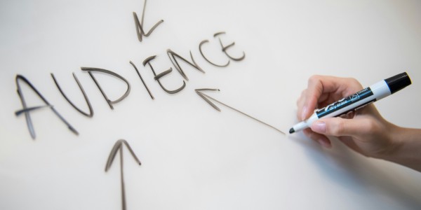 Hoe bouw je een remarketing-structuur op met doelgroepsegmenten per funnel-fase?